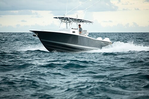 Southport 30 FE Center Console in the ocean