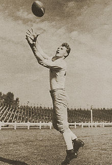 Don Hutson catching a pass