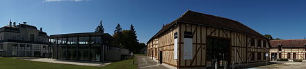 Vue des bâtiments municipaux depuis la Rue Jean Jacques Rousseau