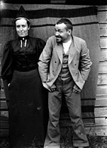 Simberg with his sister Blenda, taken with the aid of delayed-action release, 1896