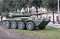 Centauro, autoblindo/cacciacarri 8x8 con 259 esemplari in servizio sui 400 acquistati. Per rimpiazzare I B1 dismessi l'esercito acquisterà 136 Centauro II, impiegherà un cannone 120/45 mm Oto Melara[26]