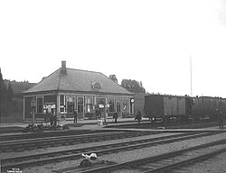 Strømmen railway station on Hovedbanen, in Skedsmo, Norway