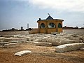 Vieux cimetière avec le mausolée de Rabbi Haïm Pinto.