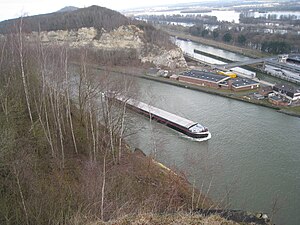 Gezicht op Albertkanaal en sluis Ternaaien vanaf Blok 01