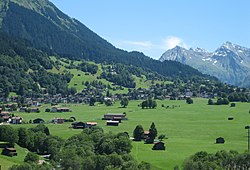 Údolí s obcí Klosters