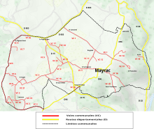 carte des voies communales (en rouge) de la commune avec leurs connexions avec les routes départementales (en jaune)