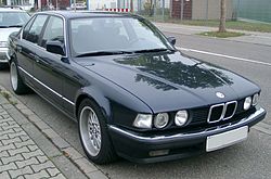 BMW 7-Series (E32)