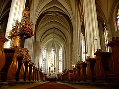 L'intérieur de l'Église Saint-Michel.