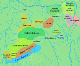 Carte des subdivisions du massif de Transdanubie avec les monts du Vértes vers le centre.