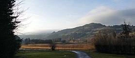 Blick auf Niedersonthofen vom See, im Hintergrund der Stoffelberg