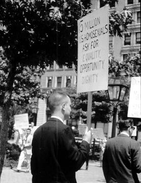 File:July 4 Indep. Hall protest.jpg