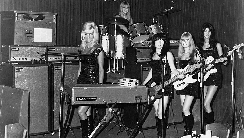 پرونده:60's garage rock all woman.jpg