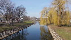 Река в городе Нежин