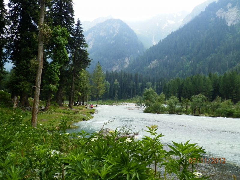 فائل:Kumrat valley.jpg