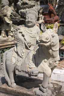 Foto, materiell, befreit, Landschaft, Bild, hat Foto auf Lager,Eine Steinstatue von Wat Suthat, Tempel, Buddhistisches Bild, steinigen Sie Statue, Bangkok