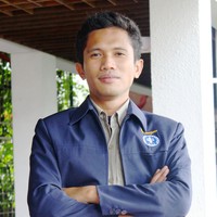 Rismunandar  Iskandar