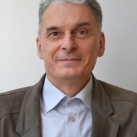 Gábor Tüskés