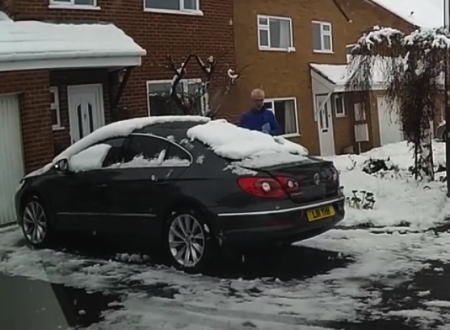 これは予想外で笑ったｗｗｗ車の屋根雪にはこんな危険性もあるのかｗｗｗ