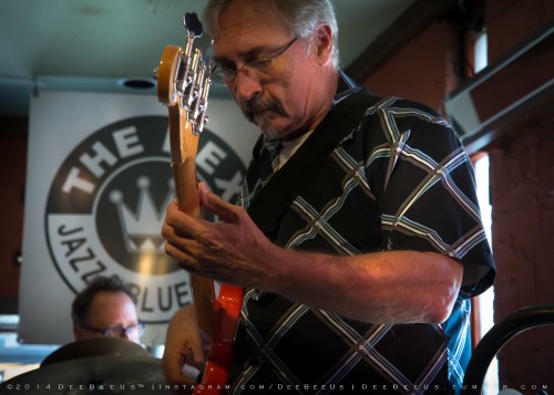 It’s always fun to stop in at The Rex Hotel smack dab in the middle of downtown Toronto on Saturday or Sunday afternoon. They have 4 shows - i.e. 4 different bands playing - both on Saturday and Sunday.
Yesterday my friend from Long & McQuade, Phil...