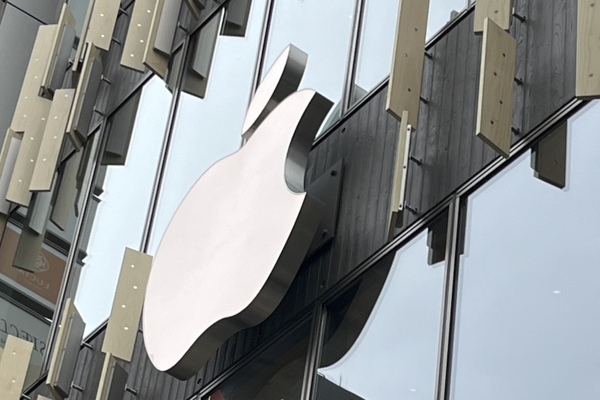 Apple銀座仮店舗のAppleマーク