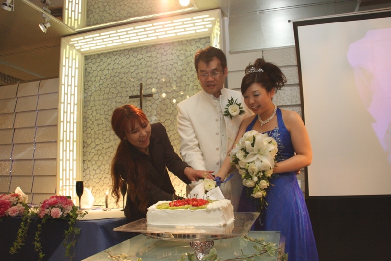 [２次会][090614][品川プリンス結婚式後][店内で集合写真]