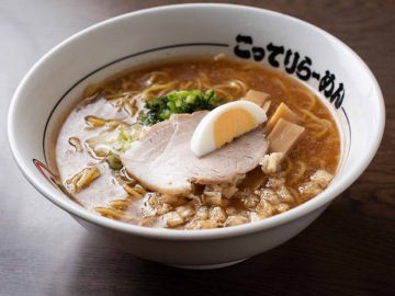 著名人も愛する一杯。秋田の魅力が詰まった『そうま』の"こってりラーメン"の秘密とは？