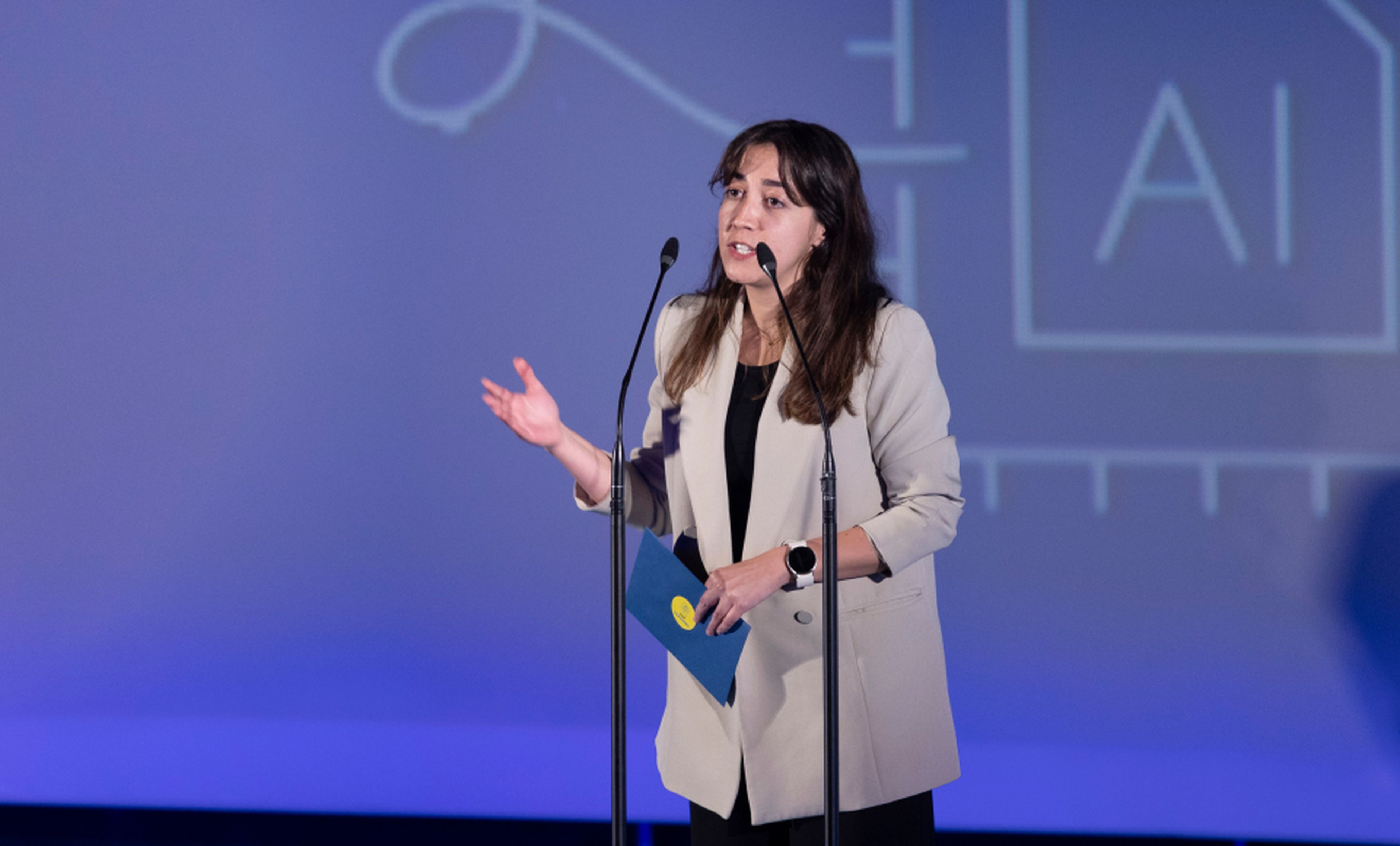 Lorena Poza Díaz, responsable de Comunicación, Marketing y Sostenibilidad de Bizum España, presentó la categoría de Tecnología y Ciencia.