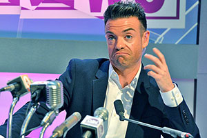 Breaking The News. Des Clarke. Copyright: BBC