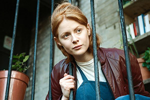 Daphne. Daphne (Emily Beecham). Copyright: Altitude