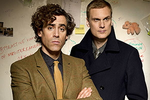 Dirk Gently. Image shows from L to R: Dirk Gently (Stephen Mangan), Richard MacDuff (Darren Boyd). Copyright: The Welded Tandem Picture Company