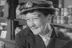 Inn For Trouble. Dolly (Esma Cannon)