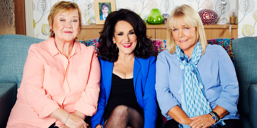 Birds Of A Feather. Image shows from L to R: Sharon Theodopolopodous (Pauline Quirke), Dorien Green (Lesley Joseph), Tracey Stubbs (Linda Robson). Copyright: Alomo Productions / Retort