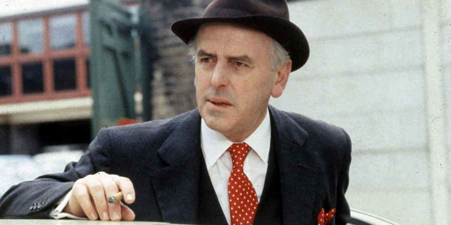 Minder. Arthur Daley (George Cole)