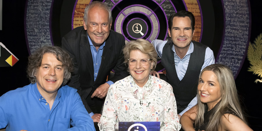 QI. Image shows from L to R: Alan Davies, Gyles Brandreth, Sandi Toksvig, Jimmy Carr, Victoria Coren Mitchell. Copyright: TalkbackThames