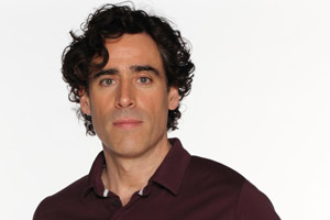 Episodes. Sean Lincoln (Stephen Mangan)