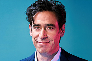 Stephen Mangan