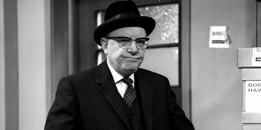 Pardon The Expression. Leonard Swindley (Arthur Lowe). Copyright: Granada Television