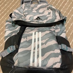 adidasのカバン中古品