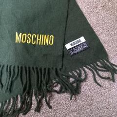 MOSCHINOマフラー