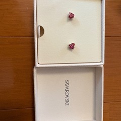 SWAROVSKI スワロスキー ピアス ピンク💖