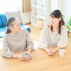 帰省時に、親と介護・老後の話ってする？ しない？ 話さない理由で「話を切り出すタイミングがない／わからない」を上回った1位とは？