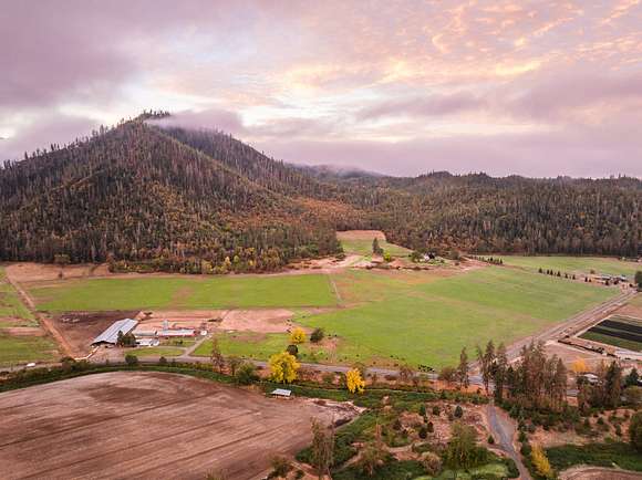 171.95 Acres of Improved Land for Sale in Jacksonville, Oregon