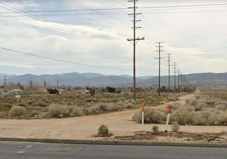 1.895 Acres of Commercial Land for Sale in Palmdale, California