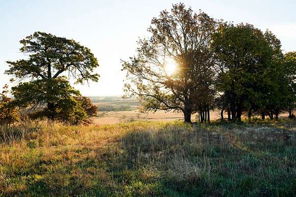 476 Acres of Recreational Land for Sale in Fredonia, Kansas