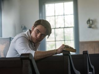 robert pattinson in the devil all the time