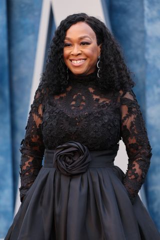 Shonda Rhimes at the 2023 Vanity Fair Oscars party