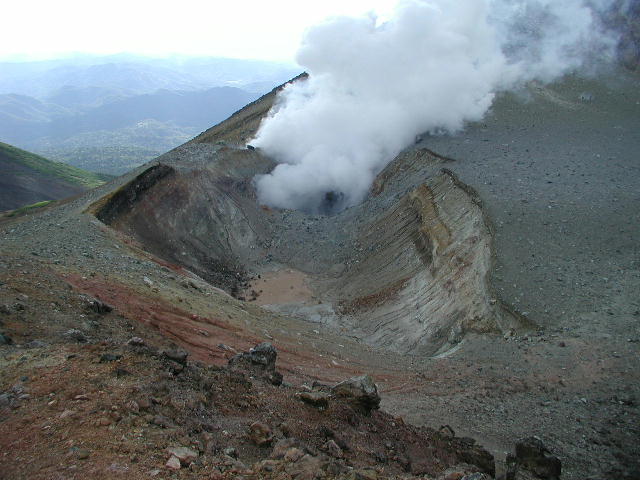 雌阿寒岳