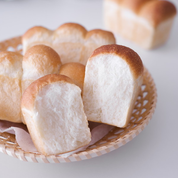 ミニ食パン型で焼く小さな山食パン