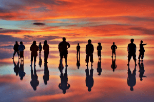 こんな景色見たことない！神秘的過ぎる赤く染まるウユニ塩湖 -uyuni sunset -