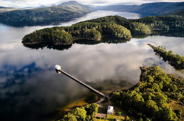 世界遺産のど真ん中！絶景すぎる湖上のエコリゾートホテル - Pumphouse Point